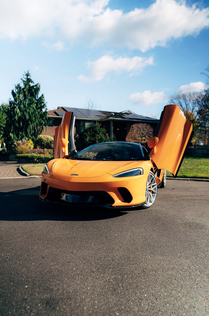 McLaren GT 2023