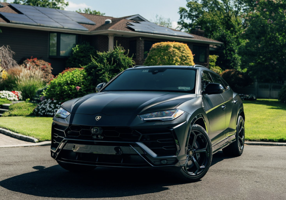 Lamborghini Urus Black