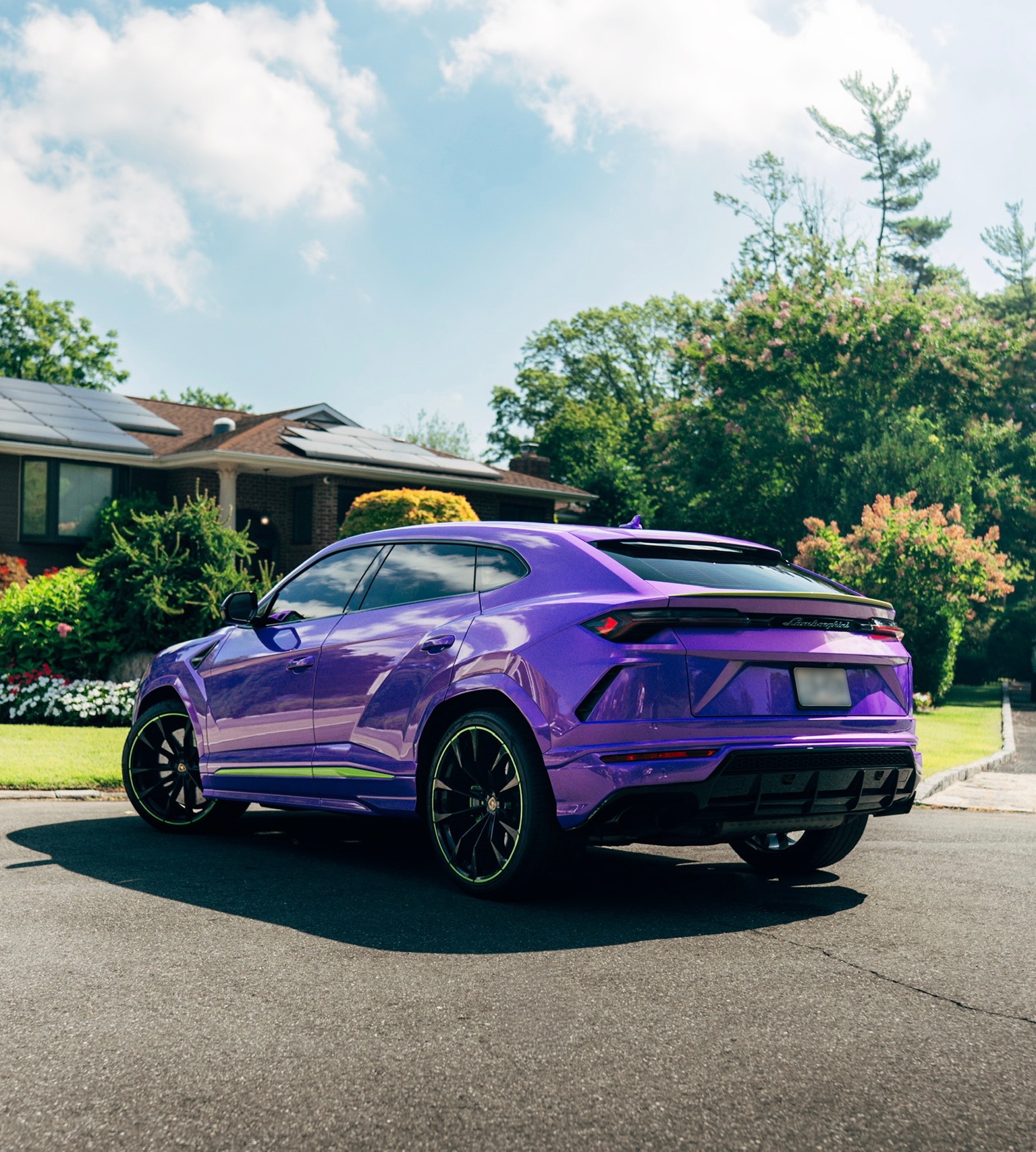 Lamborghini Urus Purple